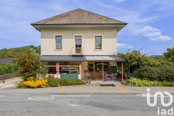 Maison à vendre 8 pièces 257 m² Entrelacs