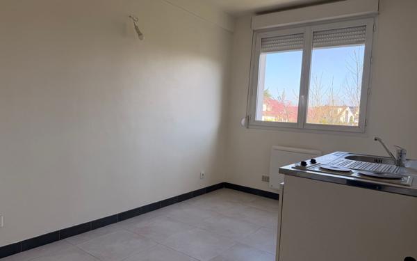 Appartement à louer    1 pièce • 21,48 m2 Morangis
