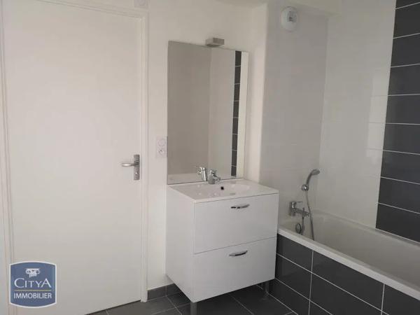 Appartement à louer 3 pièces 55.22m² Tours (37100)