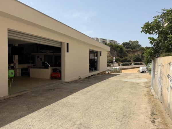 Vente murs / Local activité à Ajaccio (20090)