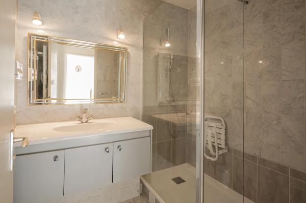 Appartement Paris 16e - PARENT DE ROSAN