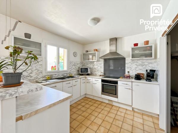 Maison familiale 4 chambres avec piscine - Terrain de 676 m²