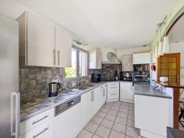 Dpt Haute Savoie (74), à vendre PUBLIER maison familiale au calme de 160 m2 entièrement clôturée