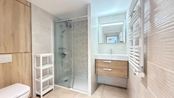 Prado-Parc borely/plages, résidence de standing, T2 refait à neuf, terrasse et jardin 30 m2, 13008 MARSEILLE