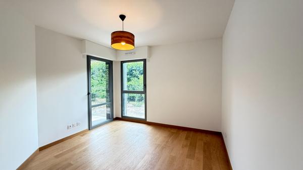 Prado-Parc borely/plages, résidence de standing, T2 refait à neuf, terrasse et jardin 30 m2, 13008 MARSEILLE