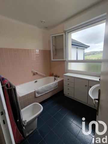 Maison 6 pièces de 124 m² à Plomodiern (29550)