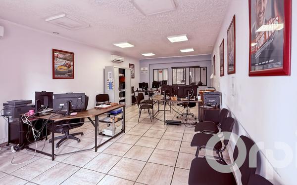 Maison à vendre    3 pièces • 202,28 m2 Sorgues