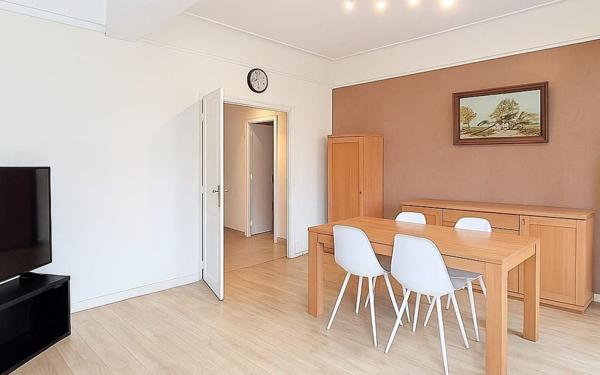 Appartement à vendre    3 pièces • 81,35 m2 Saint-Laurent-du-Var