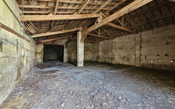 Maison à vendre    8 pièces • 272 m2 Salon-de-Provence