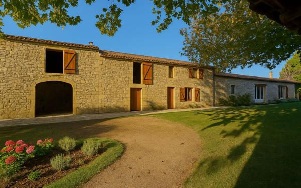 Maison à vendre    8 pièces • 272 m2 Salon-de-Provence