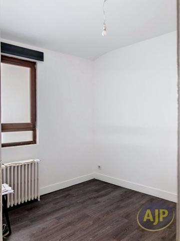 Appartement à louer Cholet : 3 pièces, 77m² avec 1 chambre(s) à 752€ - AJP Immobilier Cholet