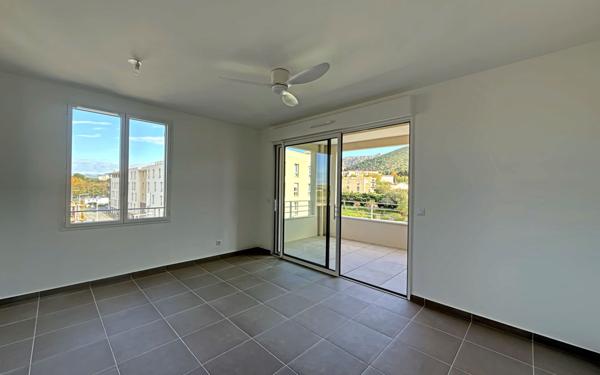 Appartement à louer    2 pièces •  Marseille 9