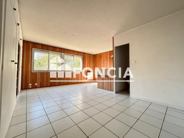 Location Studio 27.78 m² - 34 RUE DE NORVEGE La Rochelle 17000