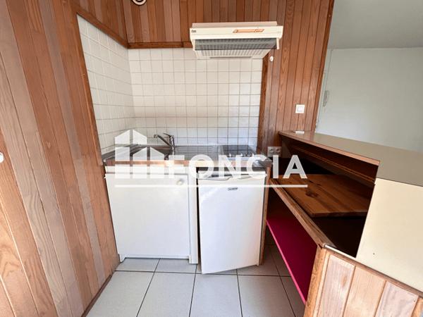 Location Studio 27.78 m² - 34 RUE DE NORVEGE La Rochelle 17000
