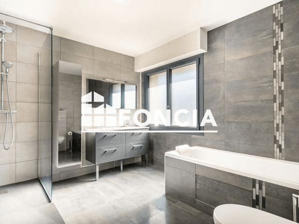 Location Maison 5 pièces 272.85 m² - Eybens 38320