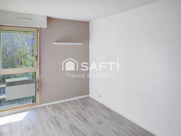 Appartement 4 pièces avec balcons, ascenseur et parking – Gagny Centre