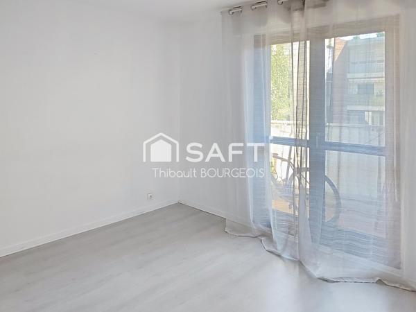 Appartement 4 pièces avec balcons, ascenseur et parking – Gagny Centre