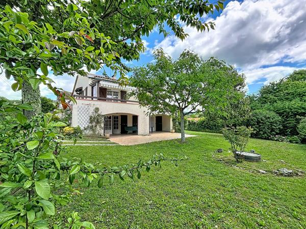 Proche centre-ville ? Maison familiale avec espace indépendant et jardin sans vis-à-vis