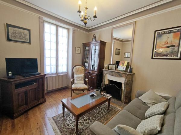 Maison centre ville avec garage et jardin