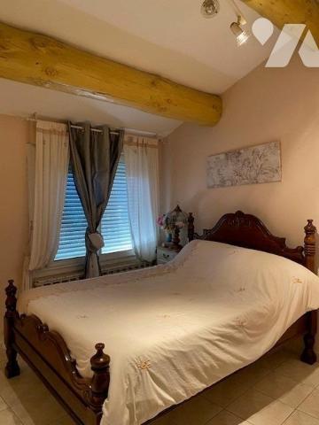 MAISON DE VILLAGE COMPOSEE DE 2 LOGEMENTS + JARDIN ET DOUBLE GARAGE