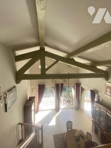 MAISON DE VILLAGE COMPOSEE DE 2 LOGEMENTS + JARDIN ET DOUBLE GARAGE