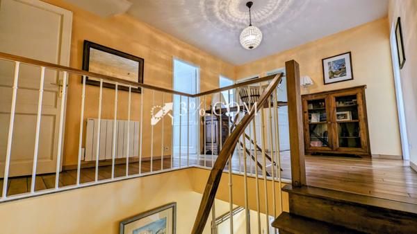 Maison 7 pièce(s) 3 chambre(s) 196 m²