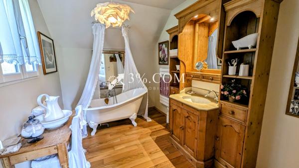 Maison 7 pièce(s) 3 chambre(s) 196 m²