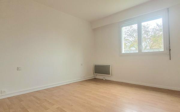 Appartement à louer    2 pièces • 46 m2 Yerres