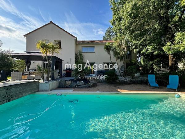 Maison à BOUAYE, 44830 - 8 pièces 237m²