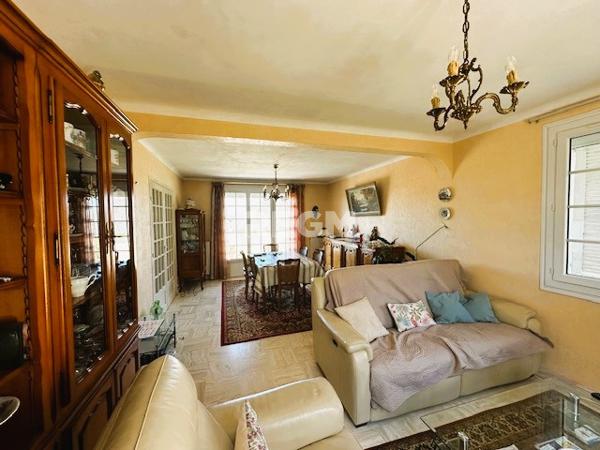 Saumur (49400) Maison traditionnelle dans quartier tranquille