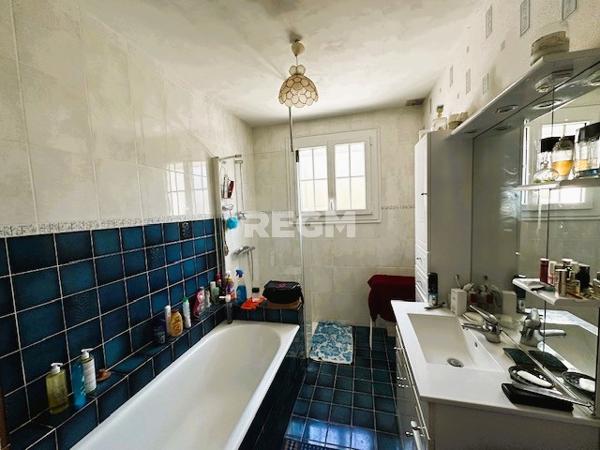 Saumur (49400) Maison traditionnelle dans quartier tranquille