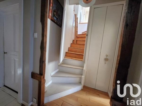 Maison 5 pièces de 135 m² à Saint-Laurent-de-Brèvedent (76700)