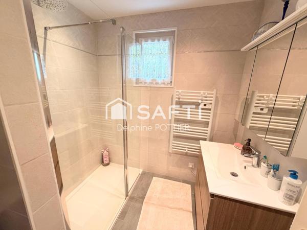 Maison 117m2, 3 chambres, dressings, piscine couverte