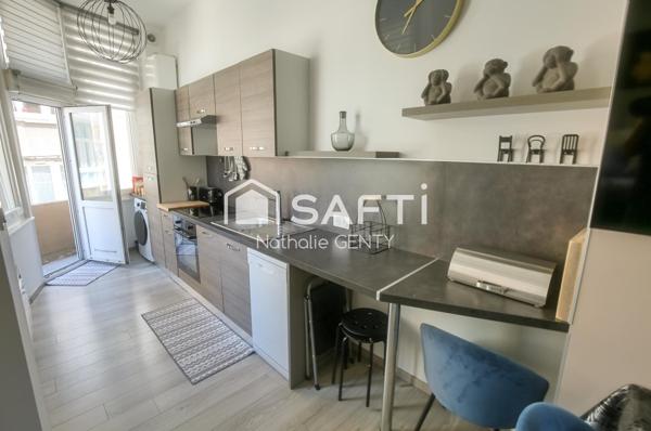 IMMEUBLE COMPRENANT QUATRE APPARTEMENTS À PROXIMITÉ DE LA PLAGE