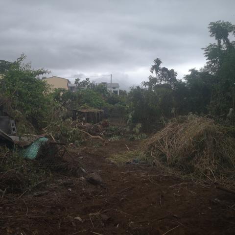 Terrain a batir avec maison a detruire