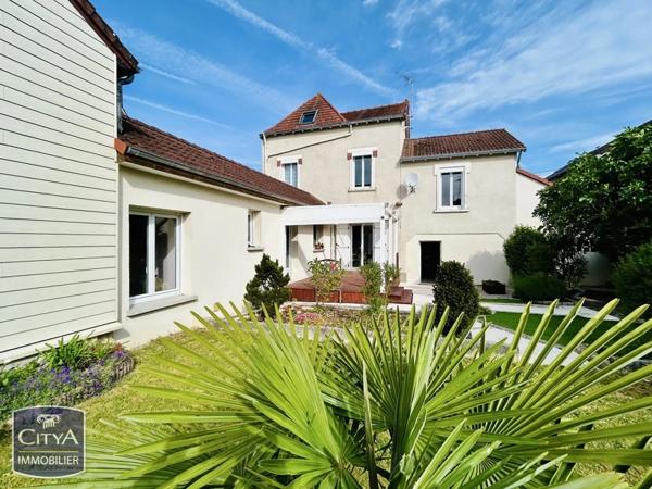 Maison à vendre 11 pièces 200m² Villedieu-sur-Indre (36320)