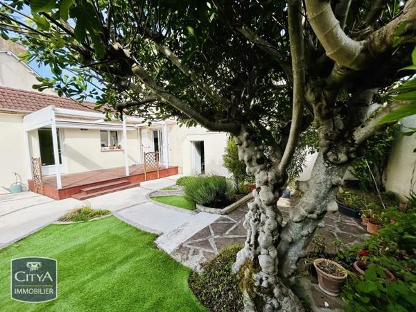 Maison à vendre 11 pièces 200m² Villedieu-sur-Indre (36320)