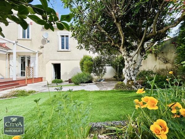 Maison à vendre 11 pièces 200m² Villedieu-sur-Indre (36320)