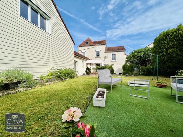 Maison à vendre 11 pièces 200m² Villedieu-sur-Indre (36320)