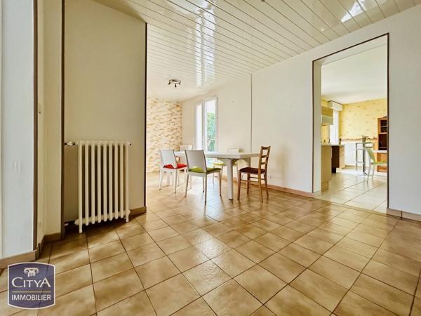 Maison à vendre 11 pièces 200m² Villedieu-sur-Indre (36320)