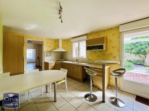 Maison à vendre 11 pièces 200m² Villedieu-sur-Indre (36320)