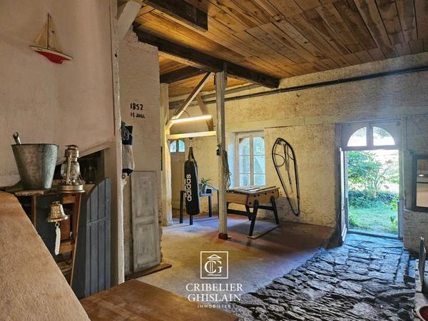 Clisson centre historique – Maison de caractère 150 m², 3 chambres, terrasse et accès rivière