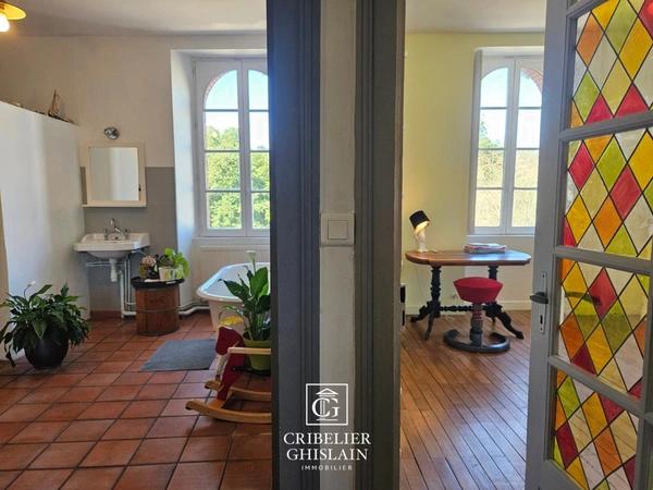 Clisson centre historique – Maison de caractère 150 m², 3 chambres, terrasse et accès rivière