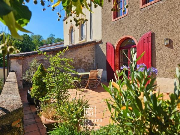 Clisson centre historique – Maison de caractère 150 m², 3 chambres, terrasse et accès rivière