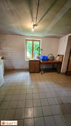 À vendre – Maison de caractère avec dépendances à Halloville