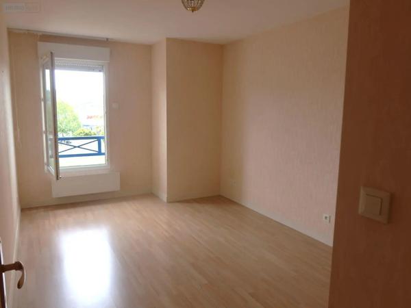 Location - Appartement Châtellerault 86100 3 pièces 71 m 2