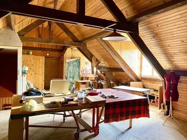Vente                                                      Maison
                        
                     6 pièces                      150 m2                     à La Chartre-sur-le-Loir