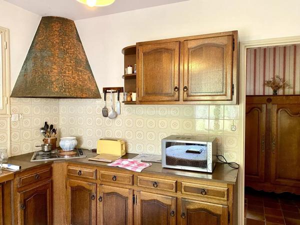 Vente                                                      Maison
                        
                     6 pièces                      150 m2                     à La Chartre-sur-le-Loir