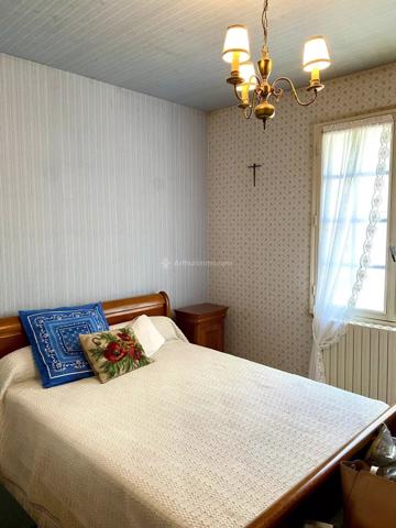 Vente                                                      Maison
                        
                     6 pièces                      150 m2                     à La Chartre-sur-le-Loir
