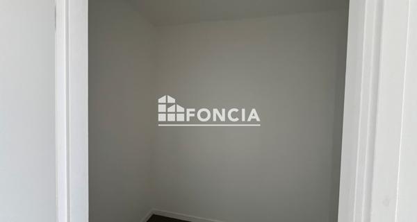 Location Appartement 3 pièces 65.87 m² - Laval 53000
